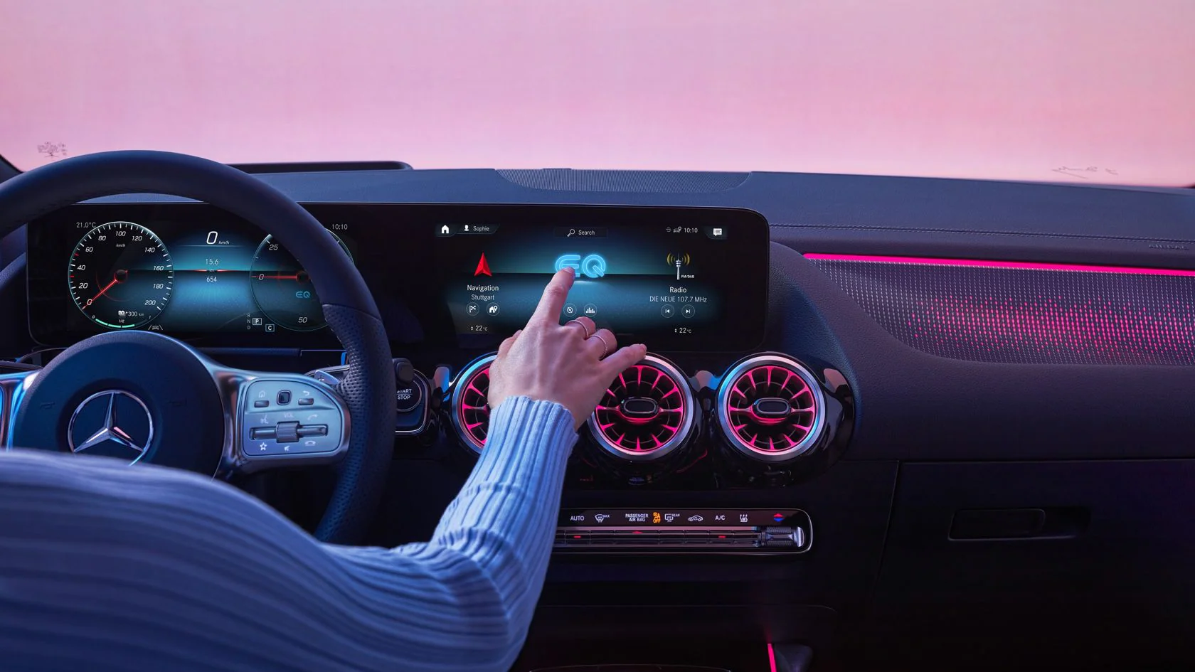 Modern dashboard Mercedes EQA